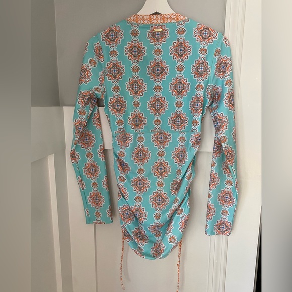 Cabana Life Rashguard - Picture 3 of 4